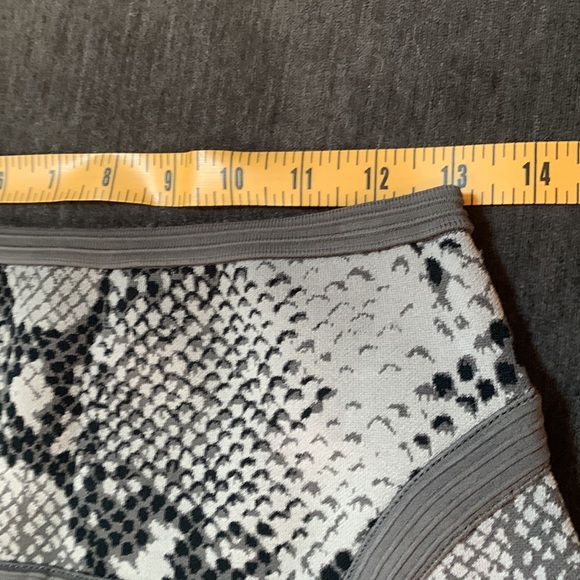 DVF DIANE VON FURSTENBURG grey python snake skirt sz M - Picture 4 of 16